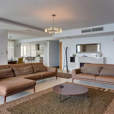 Contemporary, Luxury With Valletta And Harbour Views Lägenhet