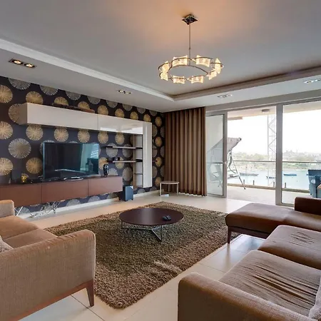 Lägenhet Contemporary, Luxury With Valletta And Harbour Views Sliema