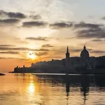 Contemporary, Luxury With Valletta And Harbour Views 아파트