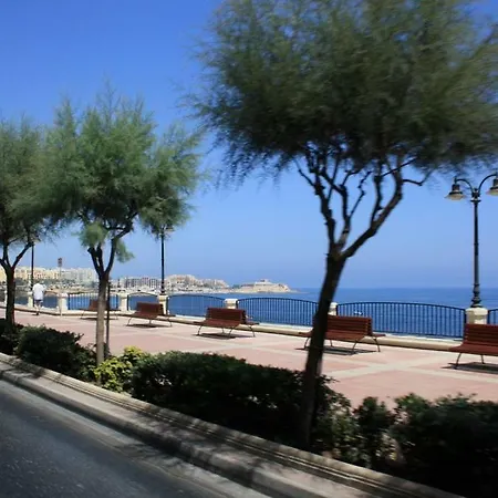 Contemporary, Luxury With Valletta And Harbour Views Apartmán *