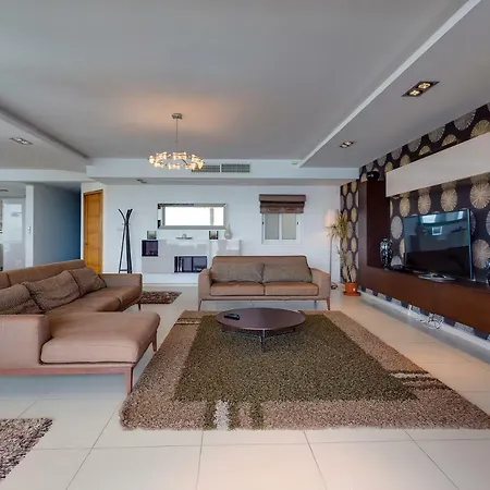 Contemporary, Luxury With Valletta And Harbour Views 아파트 *