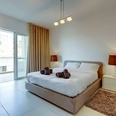Contemporary, Luxury With Valletta And Harbour Views Appartement
