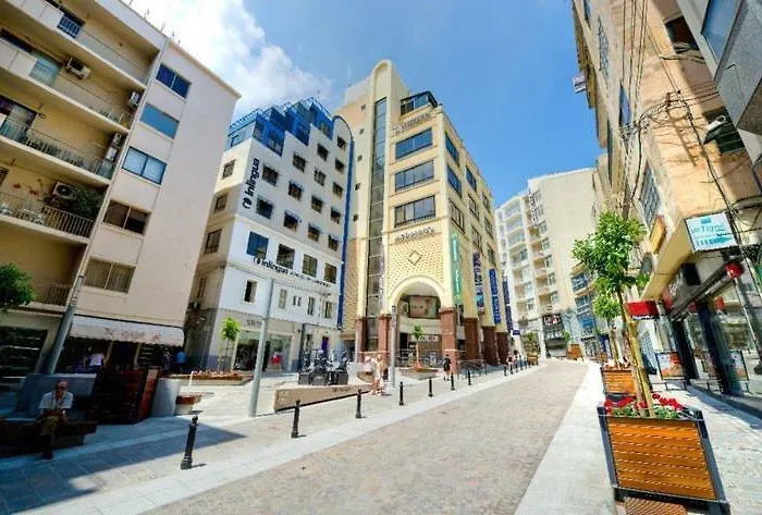 Lejlighed Contemporary, Luxury With Valletta And Harbour Views