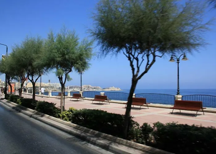 Contemporary, Luxury With Valletta And Harbour Views 아파트 *