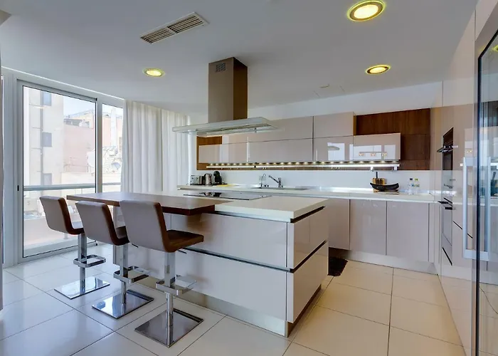 Contemporary, Luxury With Valletta And Harbour Views *