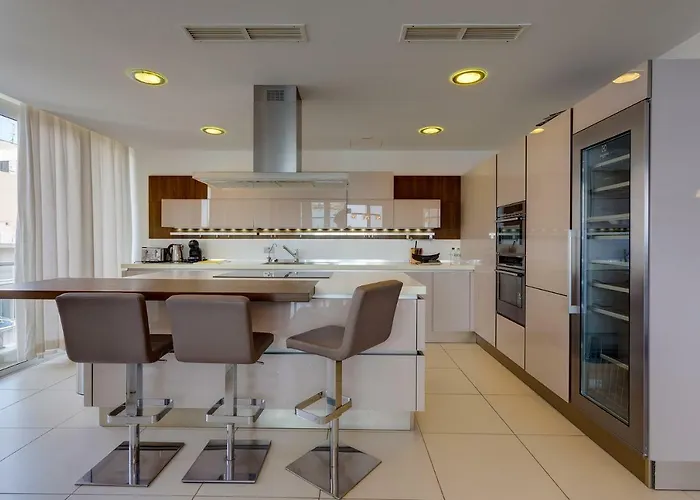 Lejlighed Contemporary, Luxury With Valletta And Harbour Views