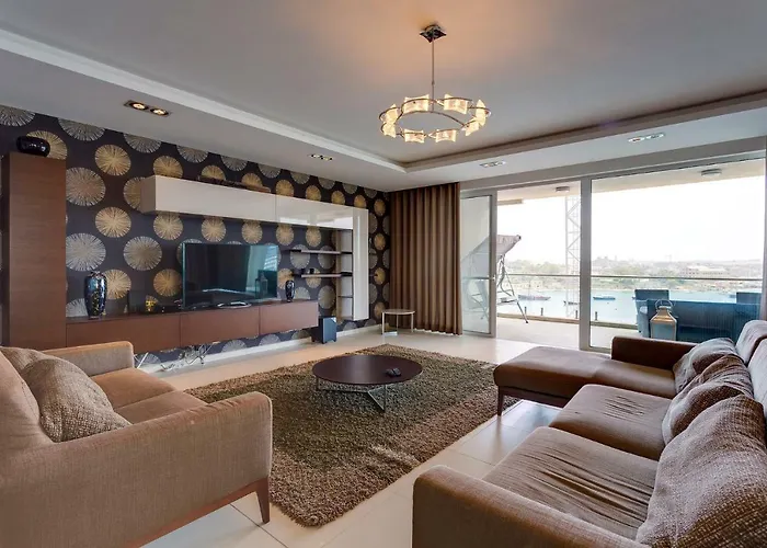 Lejlighed Contemporary, Luxury With Valletta And Harbour Views Sliema