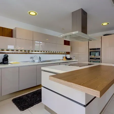 アパート Contemporary, Luxury With Valletta And Harbour Views